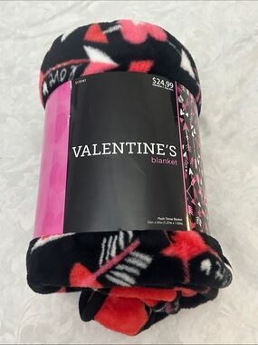 Valentine's Blanket Plush Throw - Black, Red & Pink